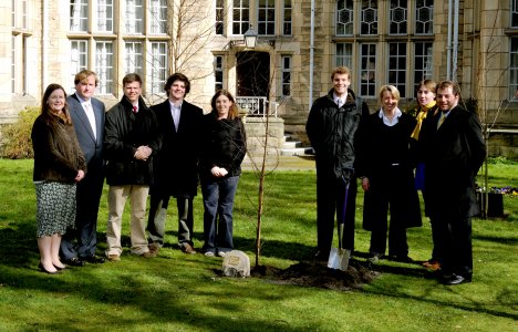 George McElveen's son Ashby (2nd from left) and son-in-law Joe Polite (far right) with past and present Ransome Scholars at the planting of the tree (photo: Peter Adamson).